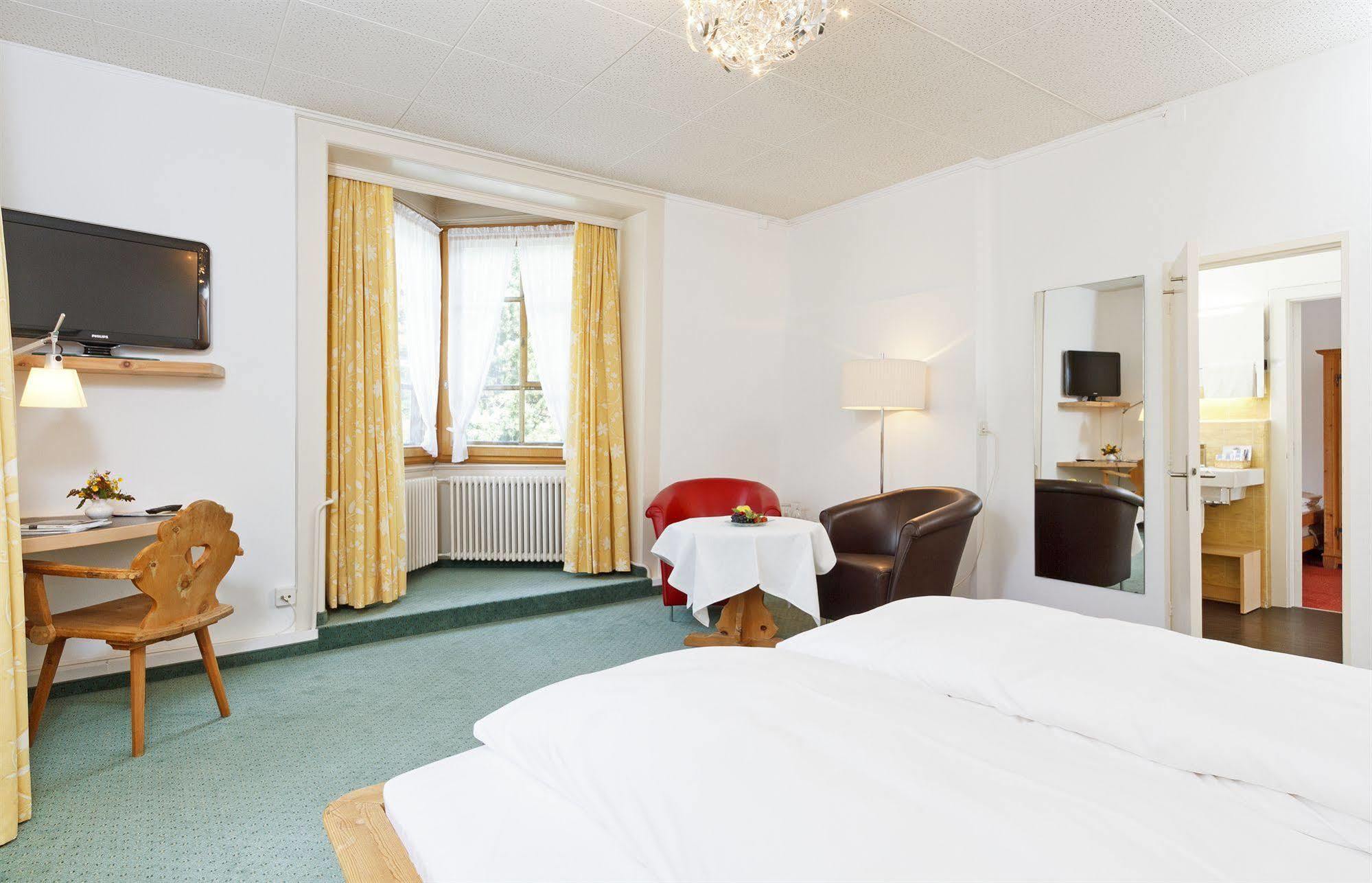 Hotel Schweizerhaus Swiss Quality 4*